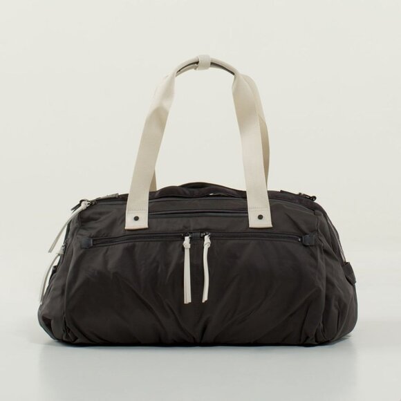 Lululemon Work It Out Duffel in Soot Light Gray w Detachable Stap - Picture 1 of 16
